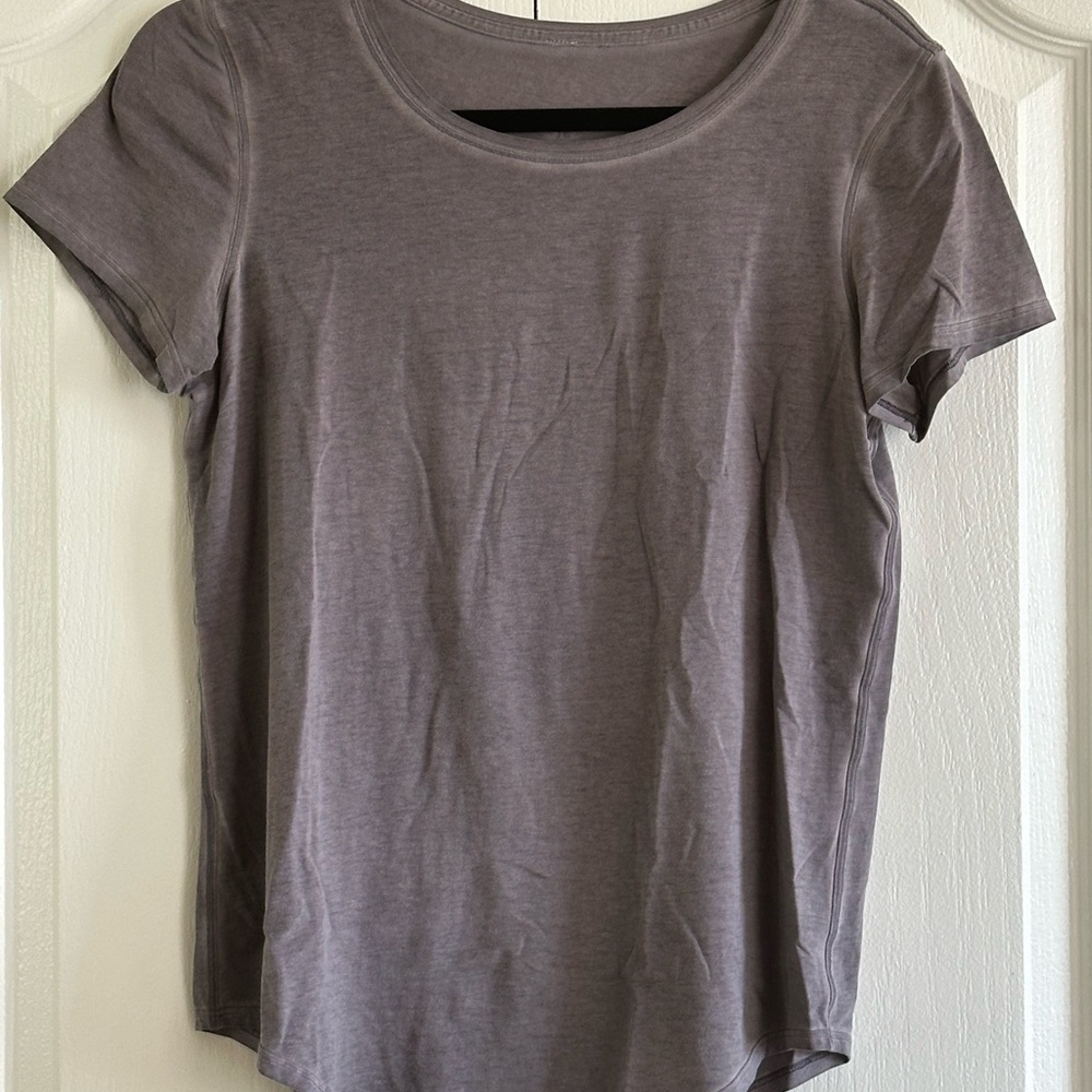lululemon athletica Women's Washed Mauve Short Sleeve Tee - Picture 3 of 4